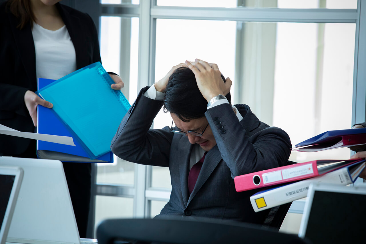 2209_long-working-hours_04.jpg